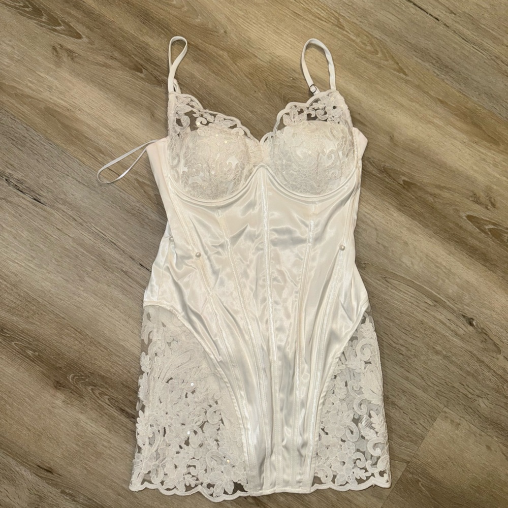White lace corset mini dress Size medium